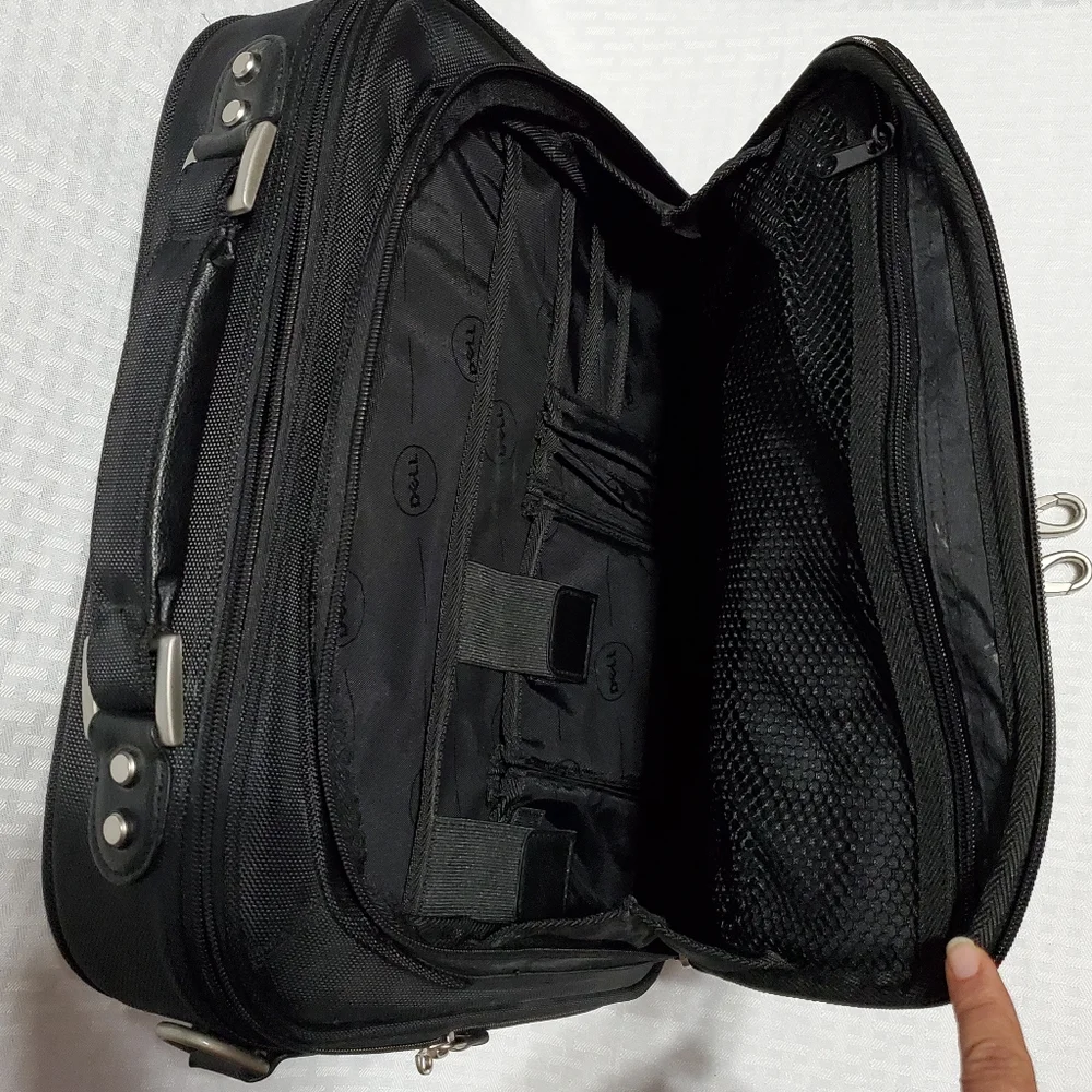 Genuine Dell Black Laptop Carrying Case.